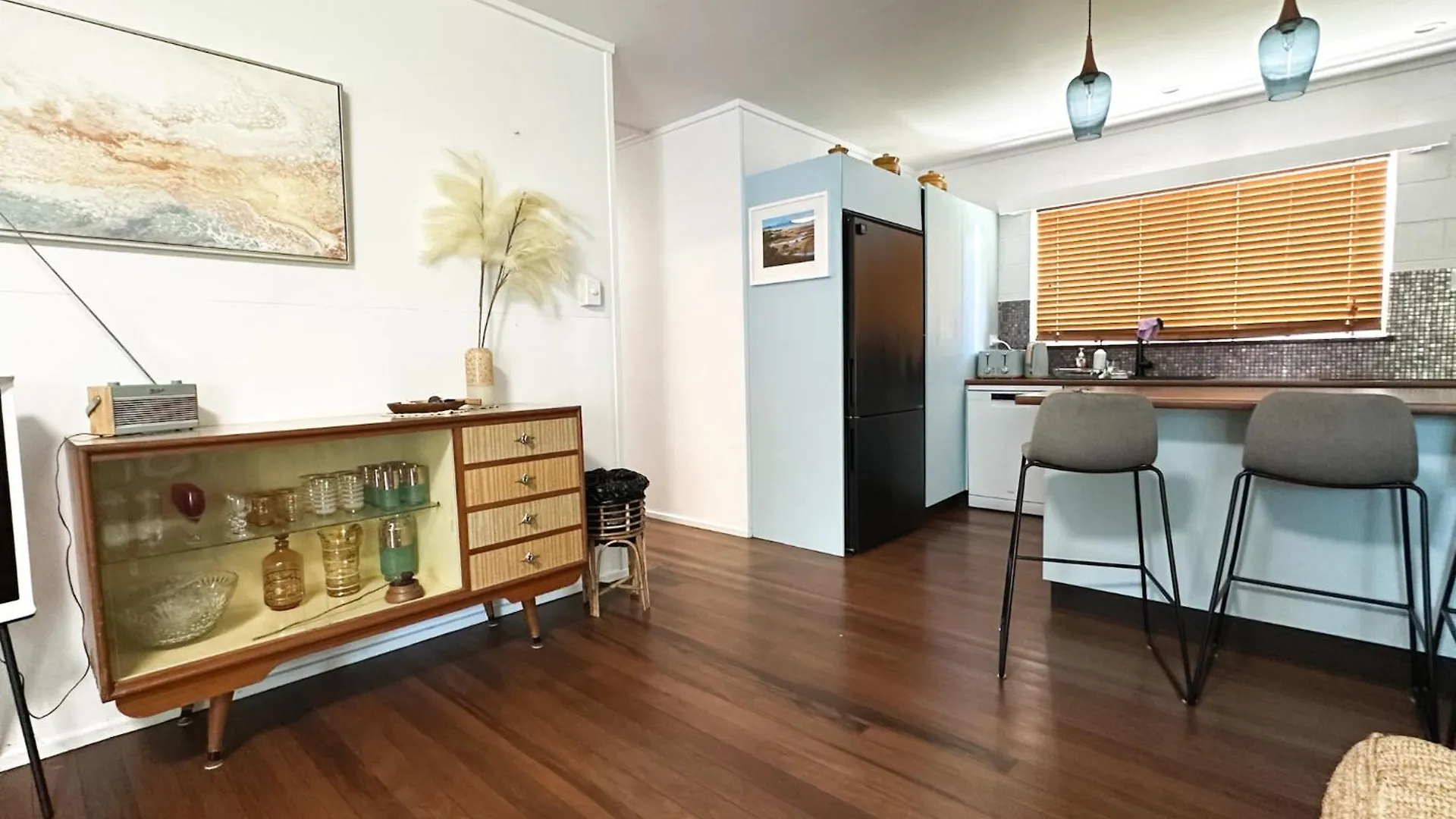 The Tides - 70S Seaside Bungalow Port Douglas Holiday home